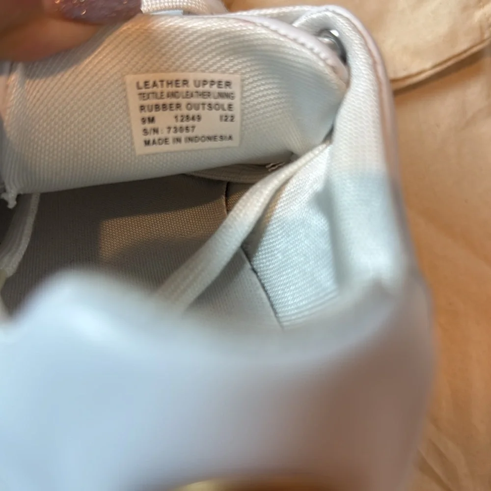 Tory Burch White “Howell Court” W DUST‎ BAG Athletic Shoes Sleek Design Sz 9 EUC